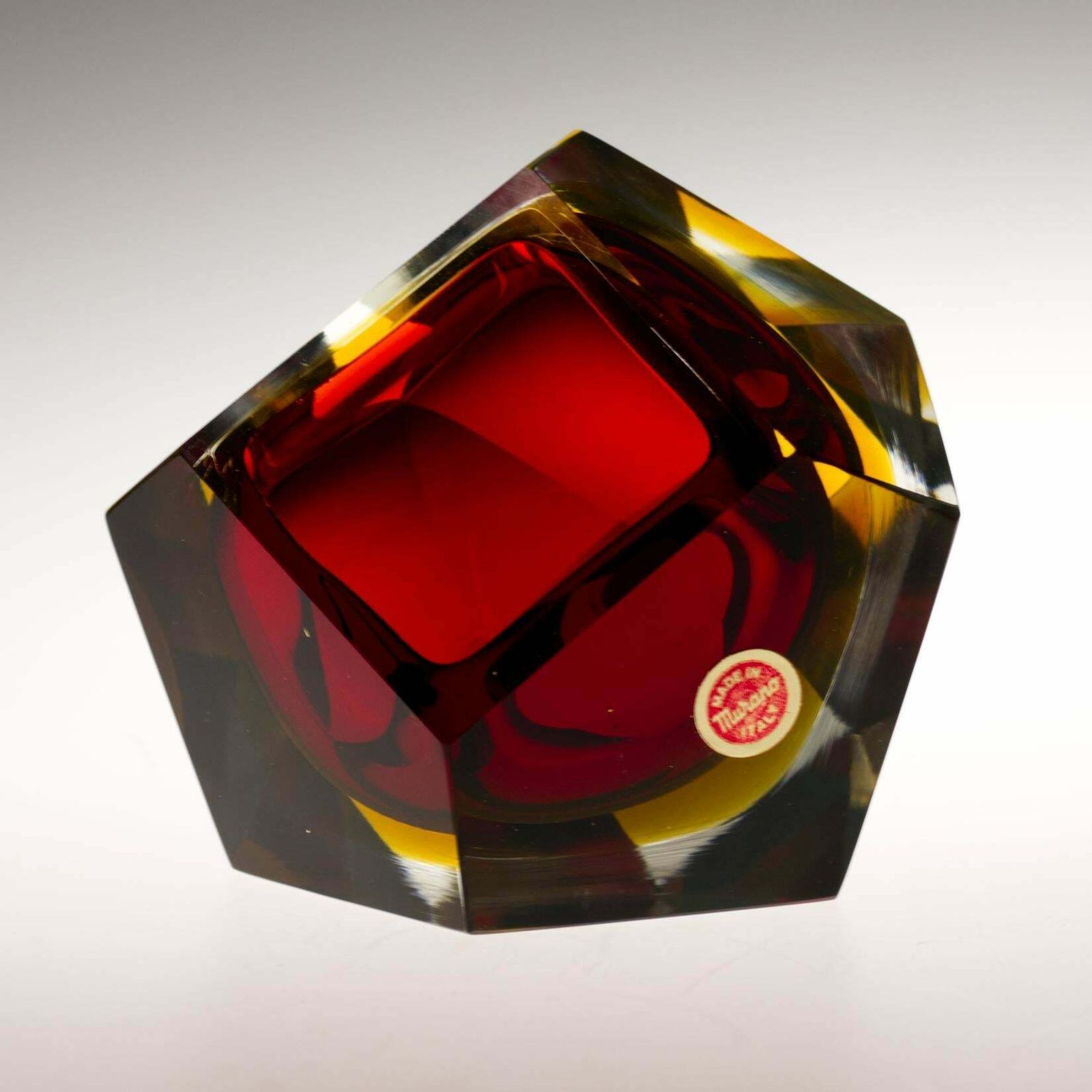 Murano Sommerso Red Faceted Glass Bowl By Flavio Poli 1960´S photo vintage