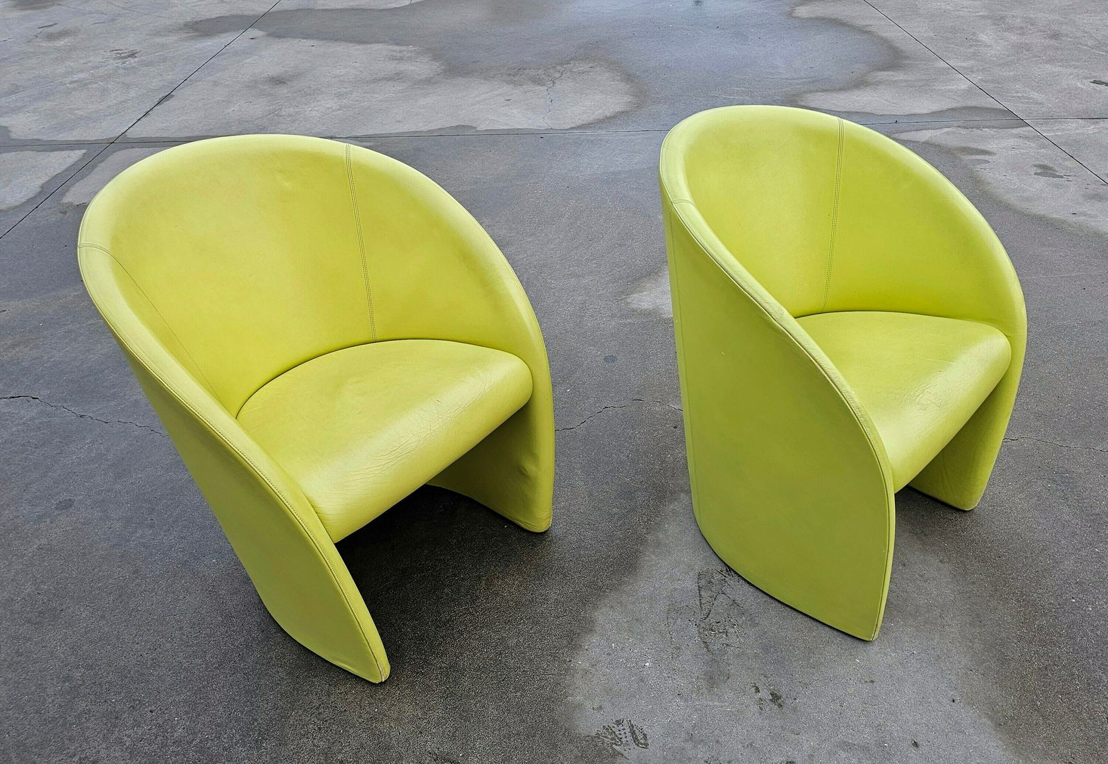 1 Of 5 Club Chairs Model Intervista By Poltrona Frau In Chartreuse Leather Designed By Massimo And Lella Vignelli // Made In Italy In 1989 photo buy
