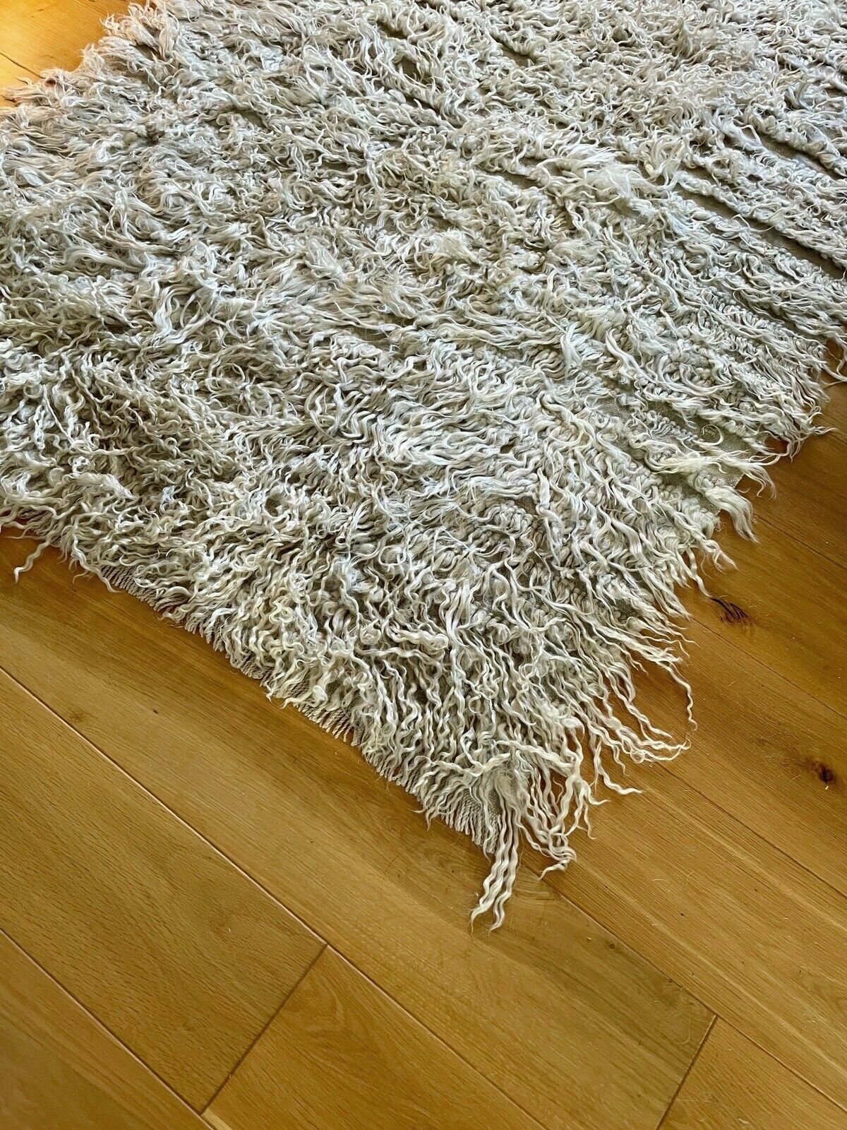 photo vinterior Vintage Cream Tulu Rug From Central Anatolia Turkey. 185cm X 125cm