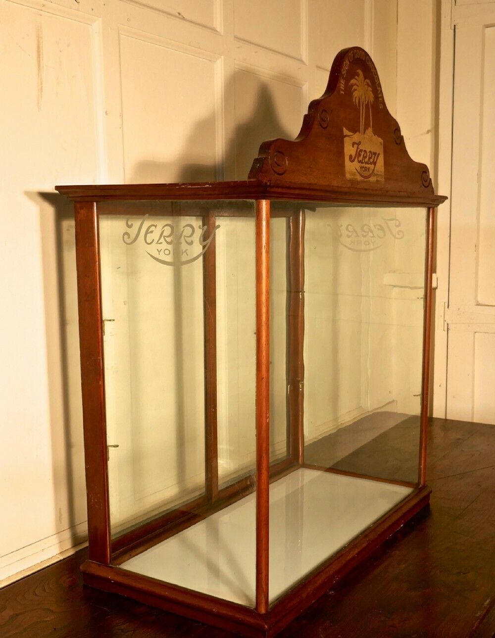 Terry’s Of York Chocolate Confectionary Display Cabinet