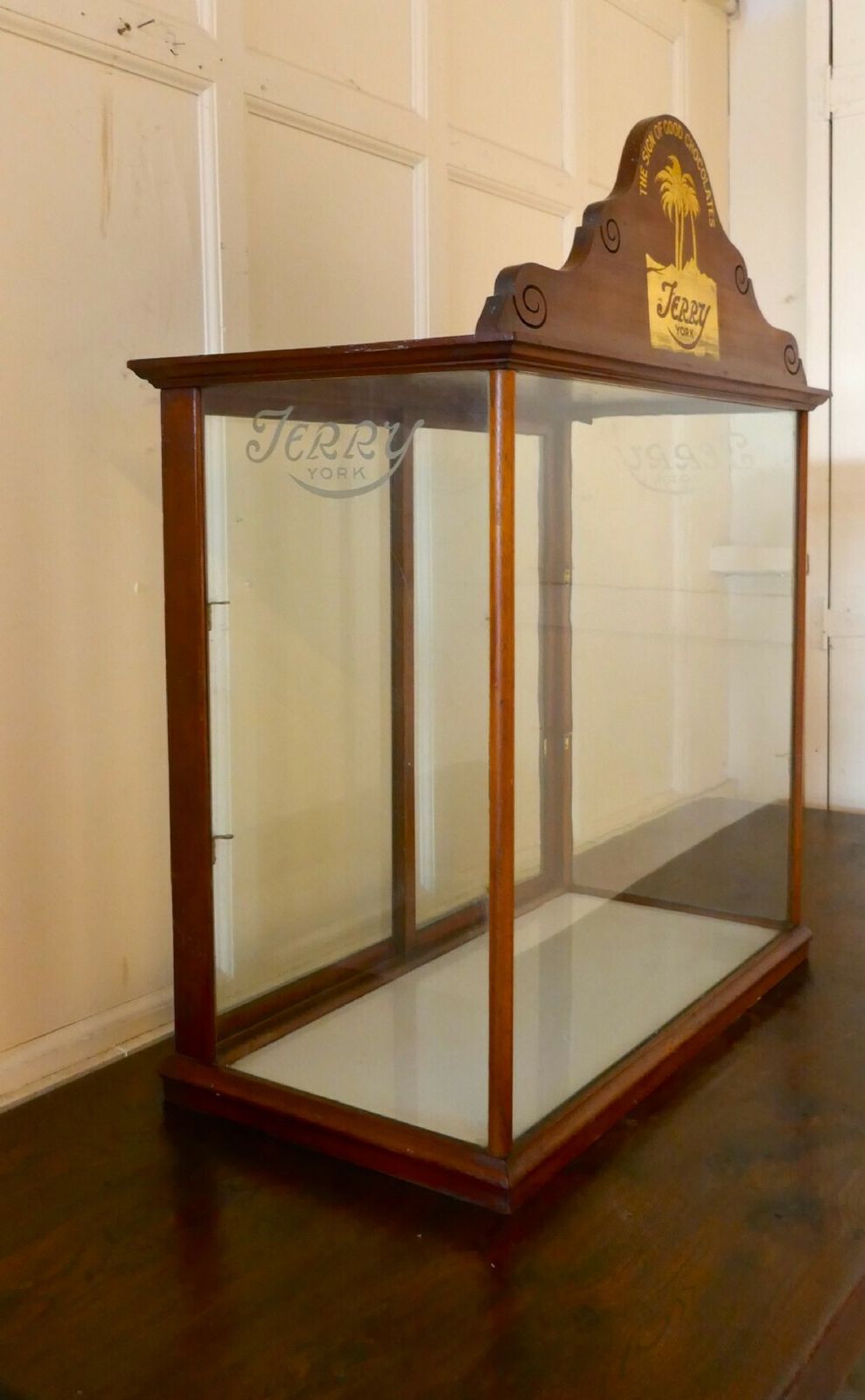 Terry’s Of York Chocolate Confectionary Display Cabinet photo vinterior