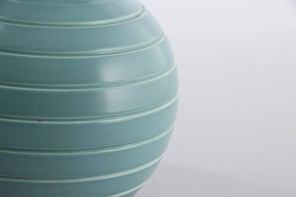 Art Deco Keith Murray For Wedgwood Matt Blue Glazed Ribbed Ovoid Vase C.1930 photo Home Decor