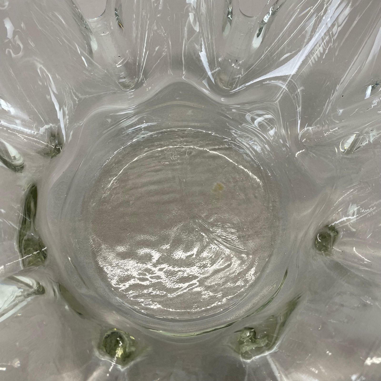 photo vinterior Large 3.2kg Lucid Glass "Brutalist" Bowl Element Shell Ashtray, France, 1970s