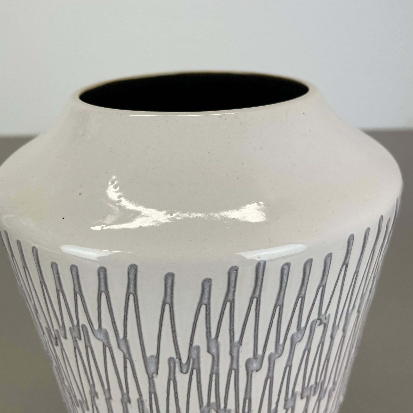 Rare White Zig Zag Fat Lava Ceramic Vases By Ilkra Ceramics, Germany 1970s photo vintage