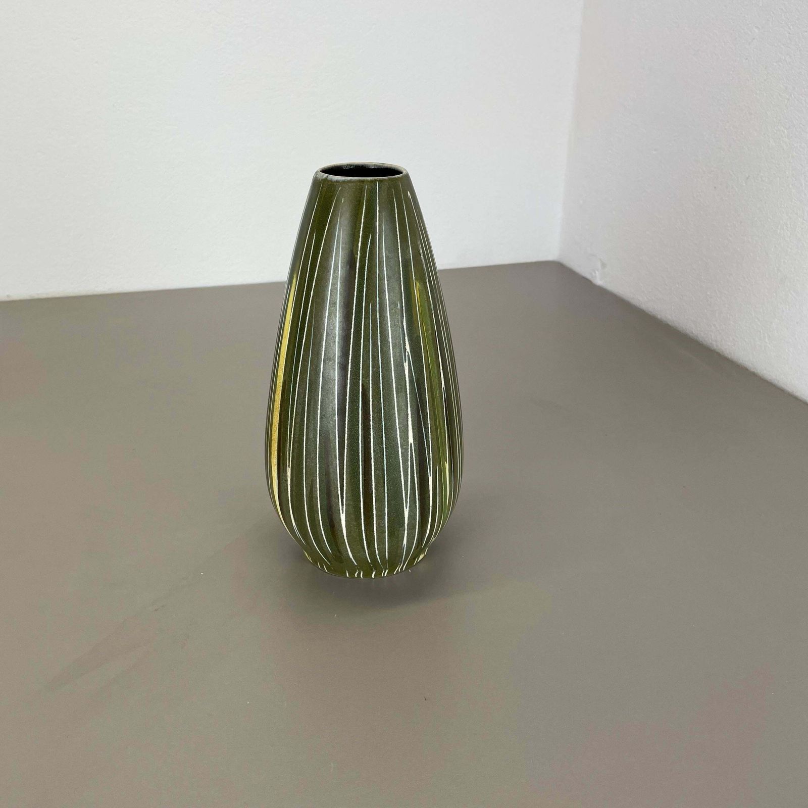 Rare Lovely Pottery Fat Lava "Lines" Vase By übelacker Ceramics, Germany, 1970 photo Home Decor