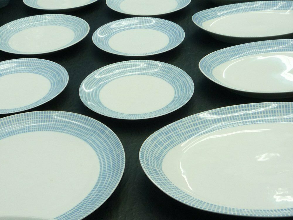 German Mid Century Porcelain Tableware Set By Heinrich Löffelhardt For Arzberg, 1950s, 98 . Set photo furniture