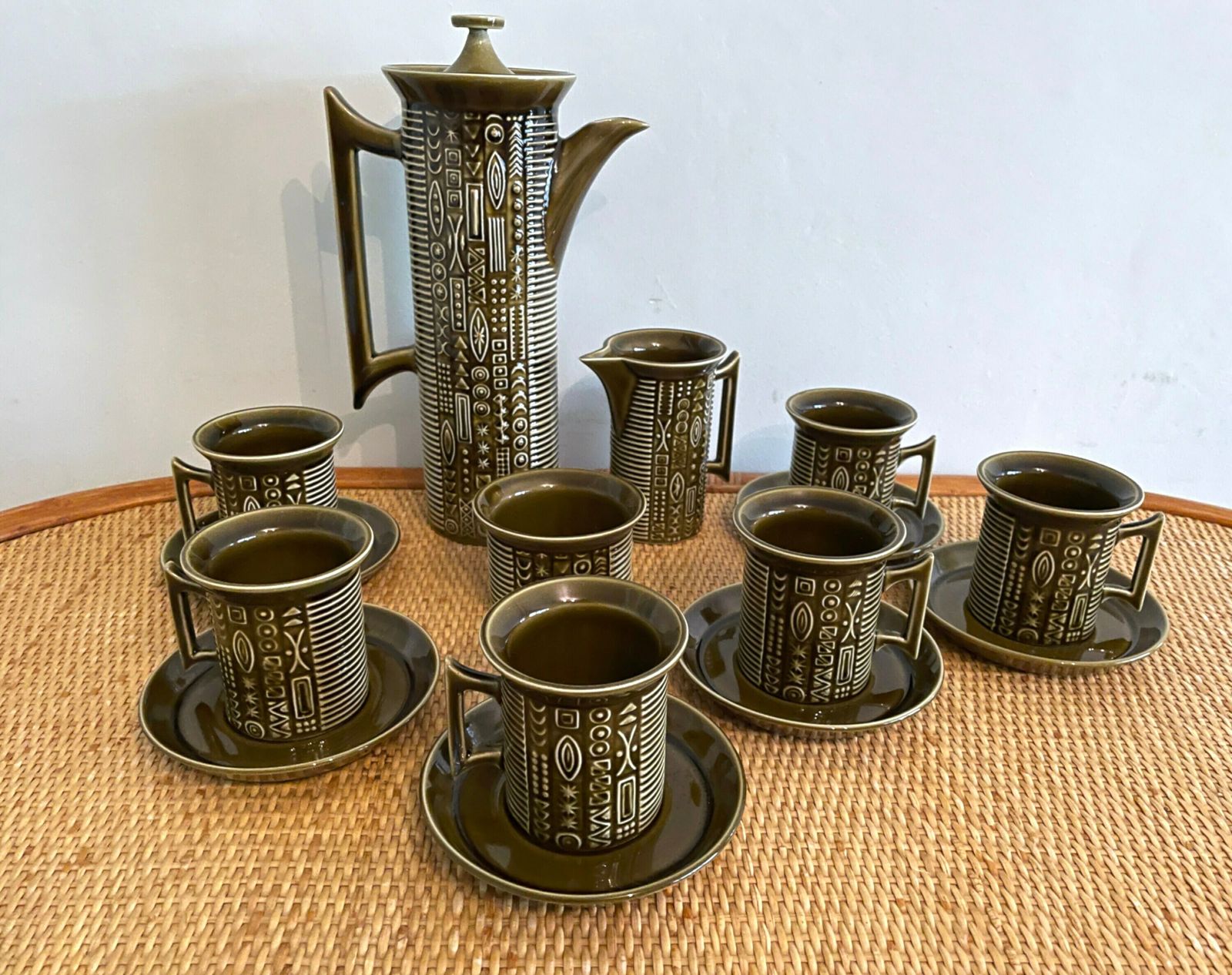 60s Portmeirion Cypher 15pc Tea/Coffee Set, Iconic Mid Century Design By Susan Williams Ellis, Rare Vintage Mcm Tea Set In Retro Olive Green photo furniture