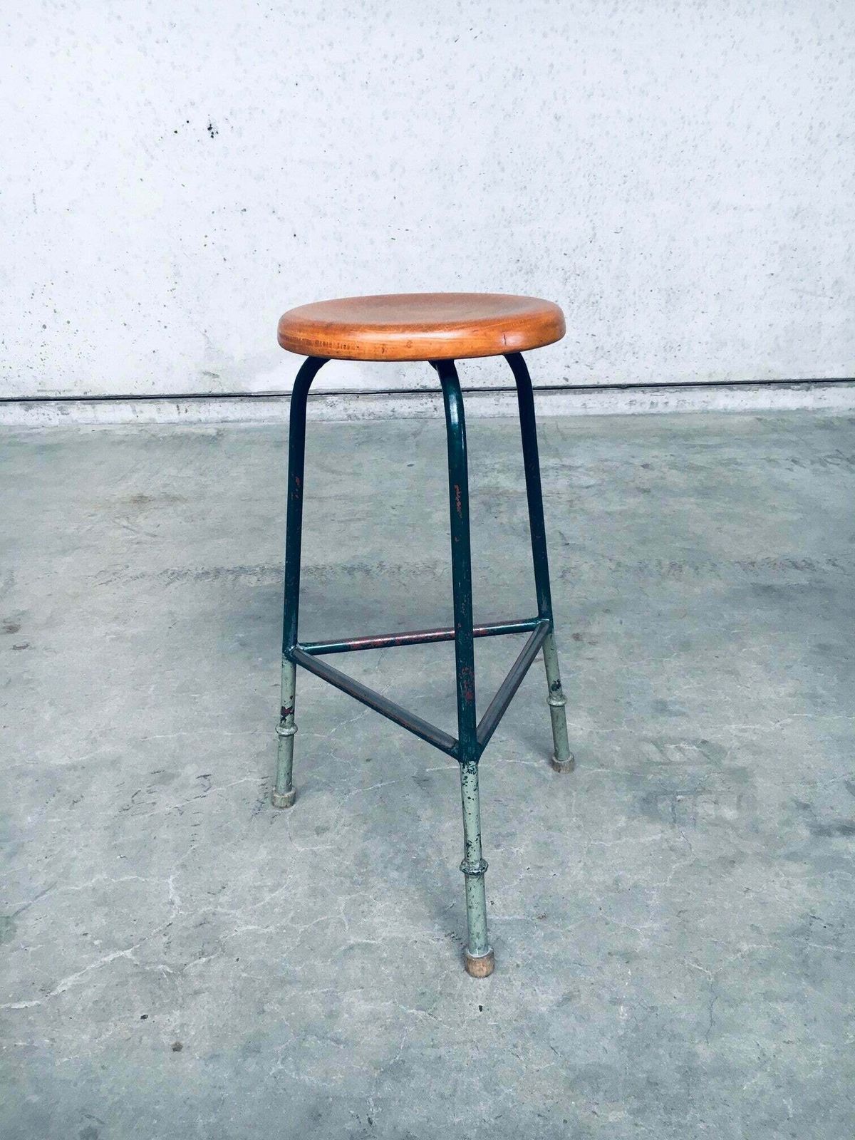 500.0 Groene Driepoot Krukkenset, Industrieel Design, België, Ca. Jaren 1950 photo