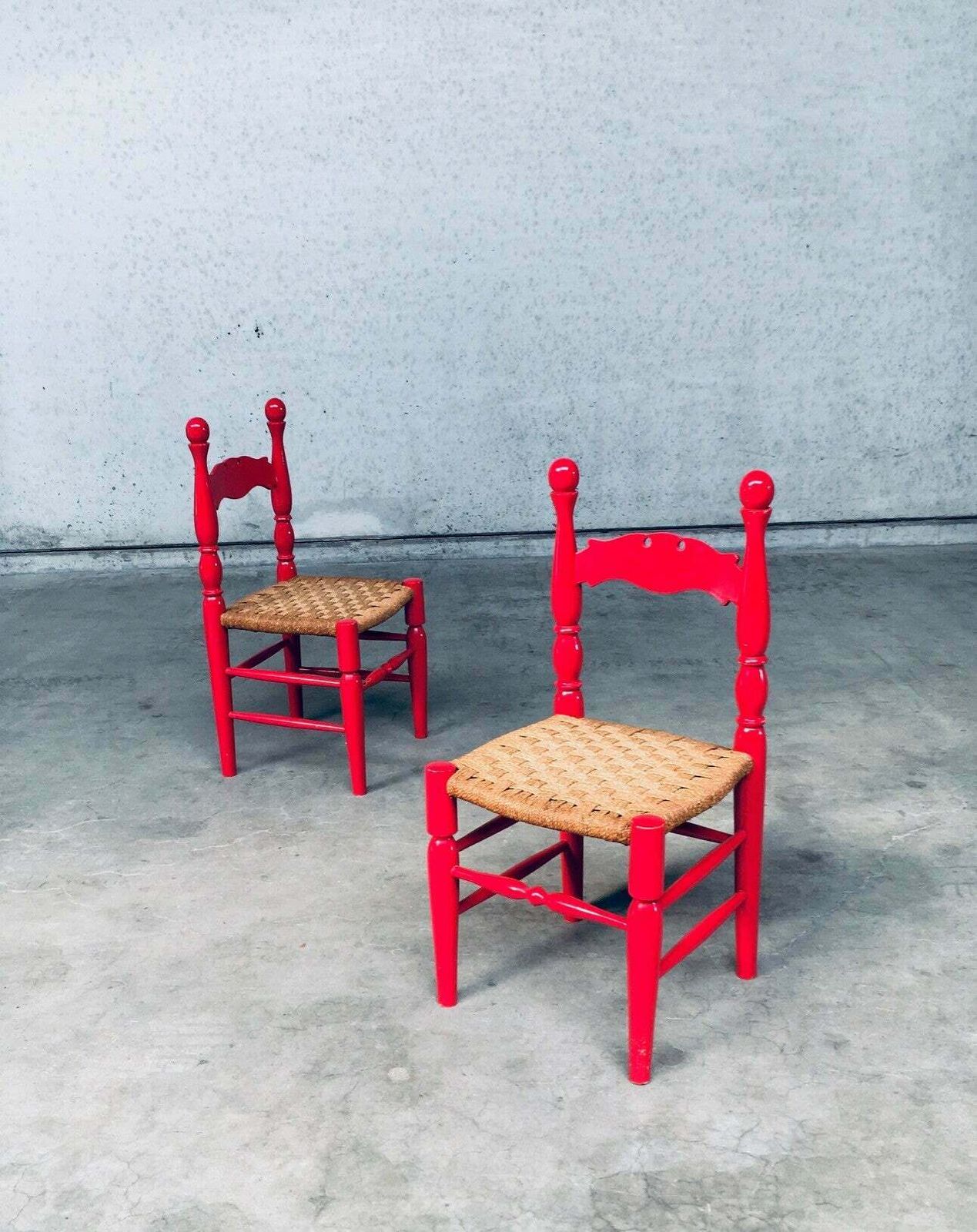 photo furniture Scandinavische Landelijke Stijl Stoelen In Rood, Zweden Ca. Jaren 1960