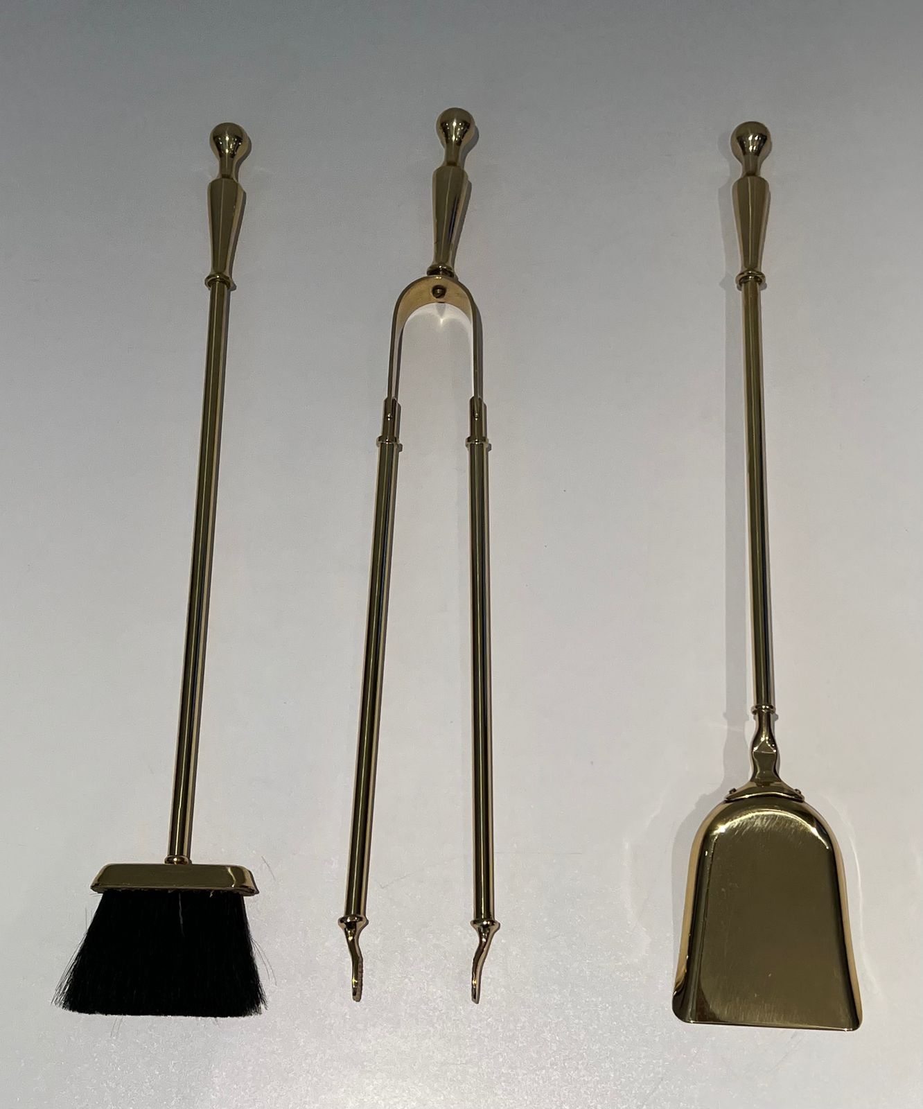 photo vinterior Neoclassical Style Brass Fire Kit