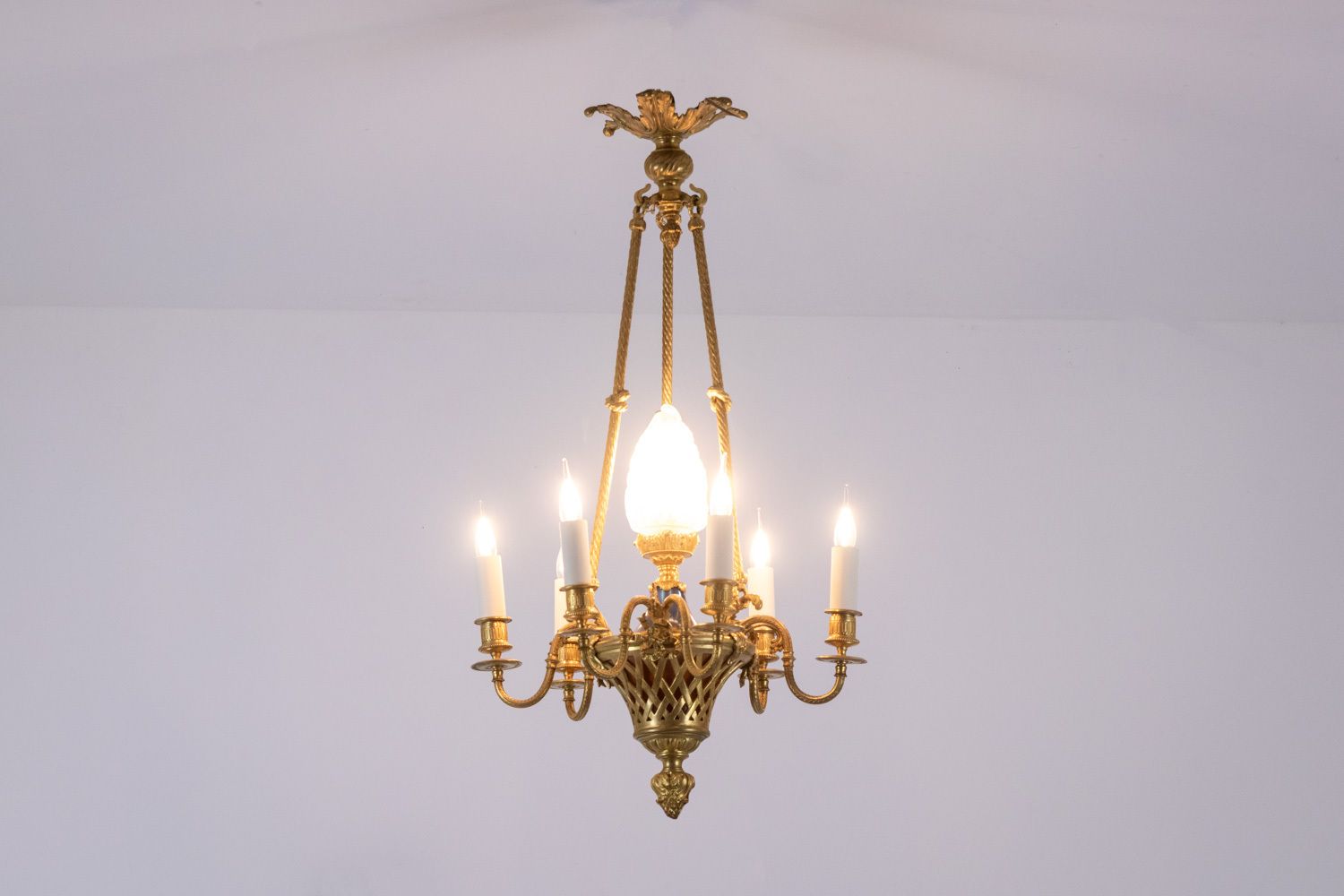 photo vinterior Louis XVI Style Chandelier In Gilded Bronze. Circa 1900.