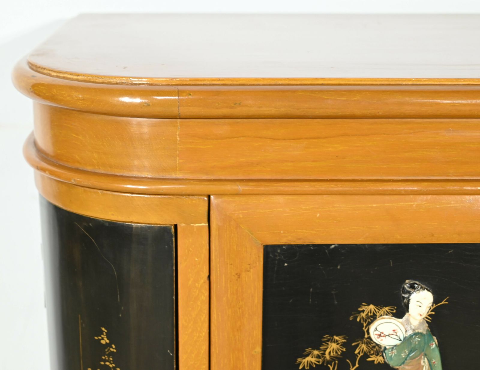 photo vintage Asian Liquor Cabinet In Lacquered Wood, China – 1950