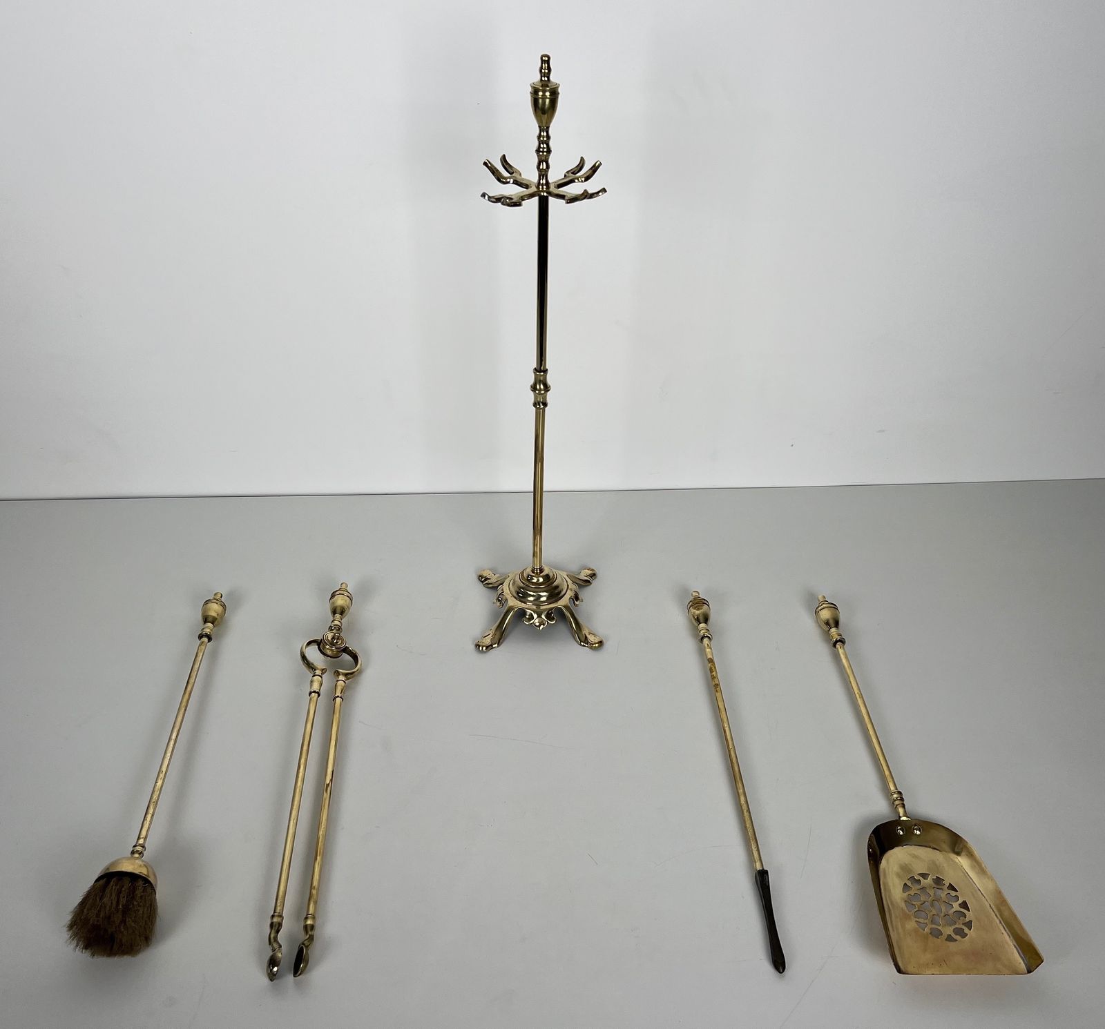Neoclassical Style Brass Fire Kit photo vinterior