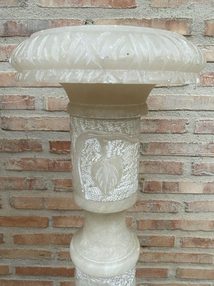 Italiaanse Empire Gebeeldhouwde Carrara Marmeren Voetstukken, Jaren 1890, Set Van 2 photo for sale
