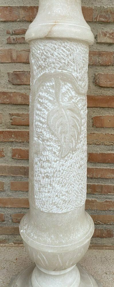 Woonaccessoires Italiaanse Empire Gebeeldhouwde Carrara Marmeren Voetstukken, Jaren 1890, Set Van 2 photo