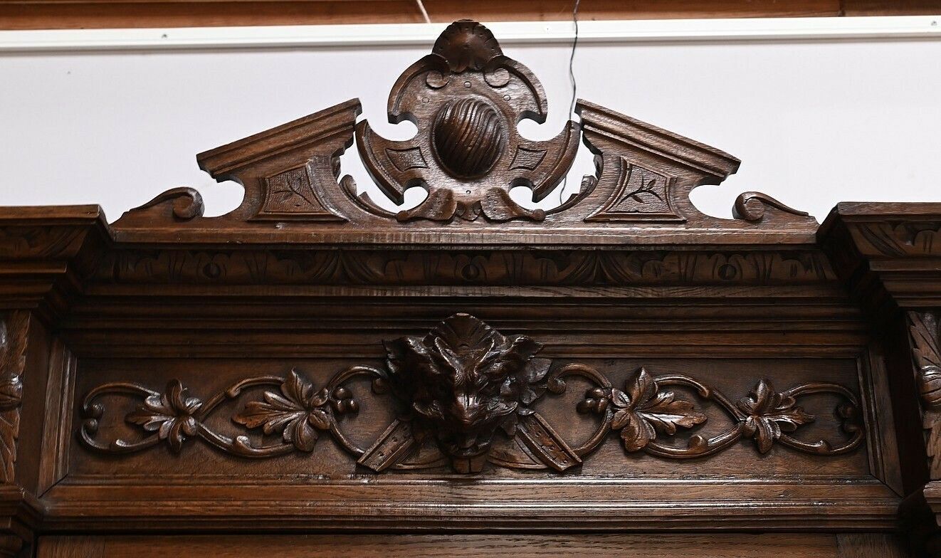 Narrow Oak Display Cabinet, Louis XIII Style – Late 19th Century photo vinterior