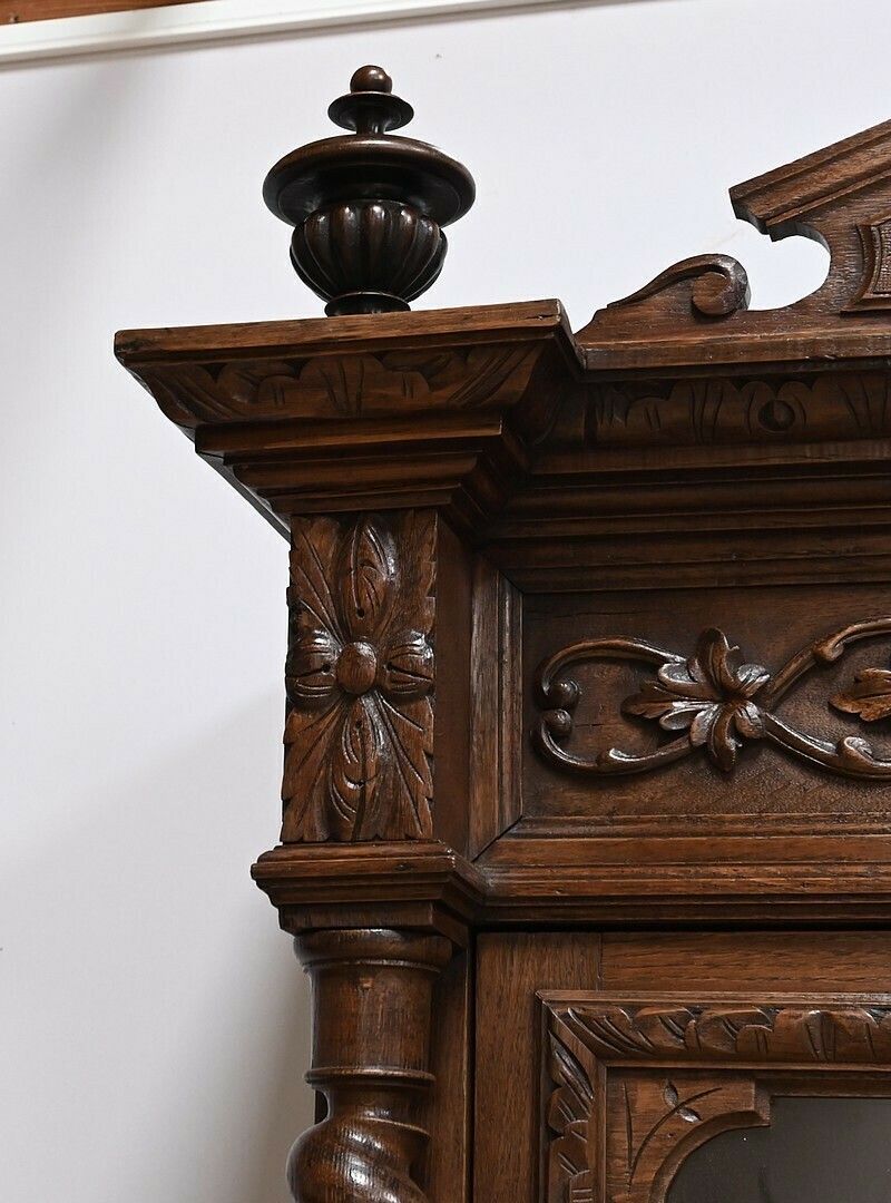 photo furniture Narrow Oak Display Cabinet, Louis XIII Style – Late 19th Century