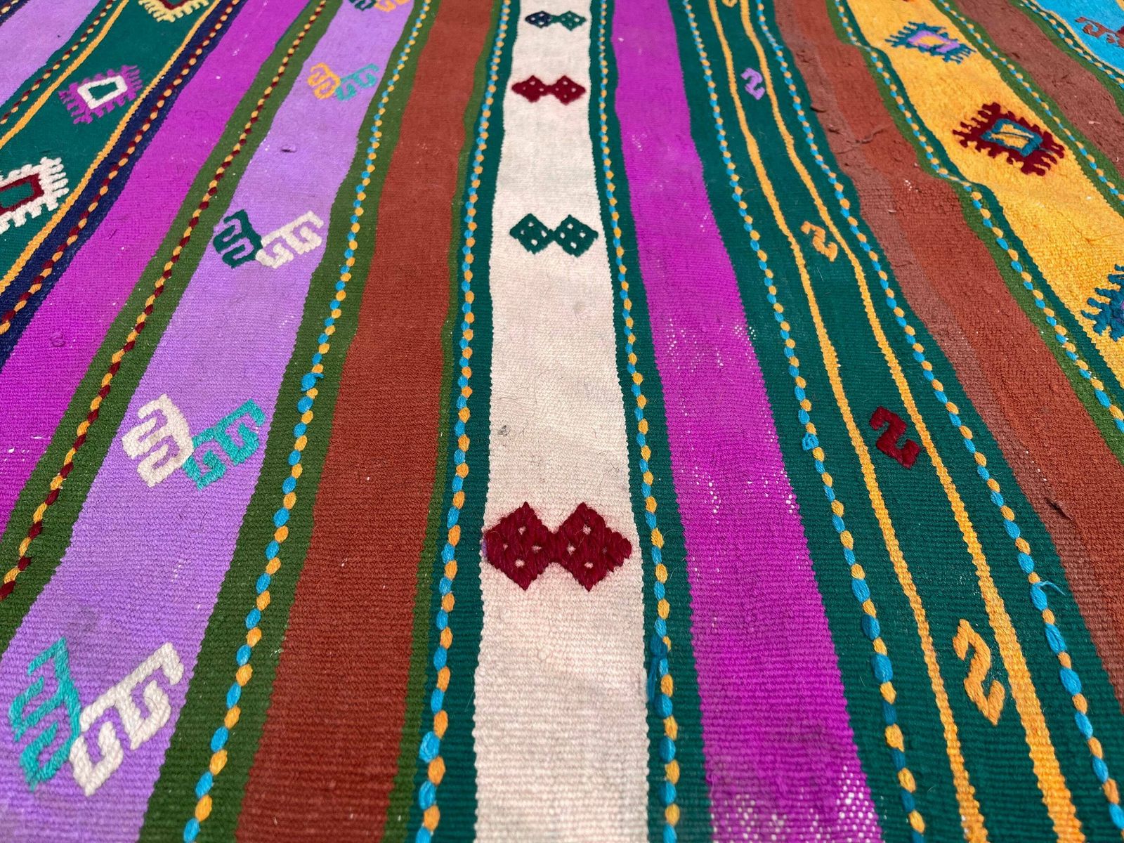 Traditioneel Turks Mini Kilimkleed, Vintage Anatolisch Turks Kelim photo for sale