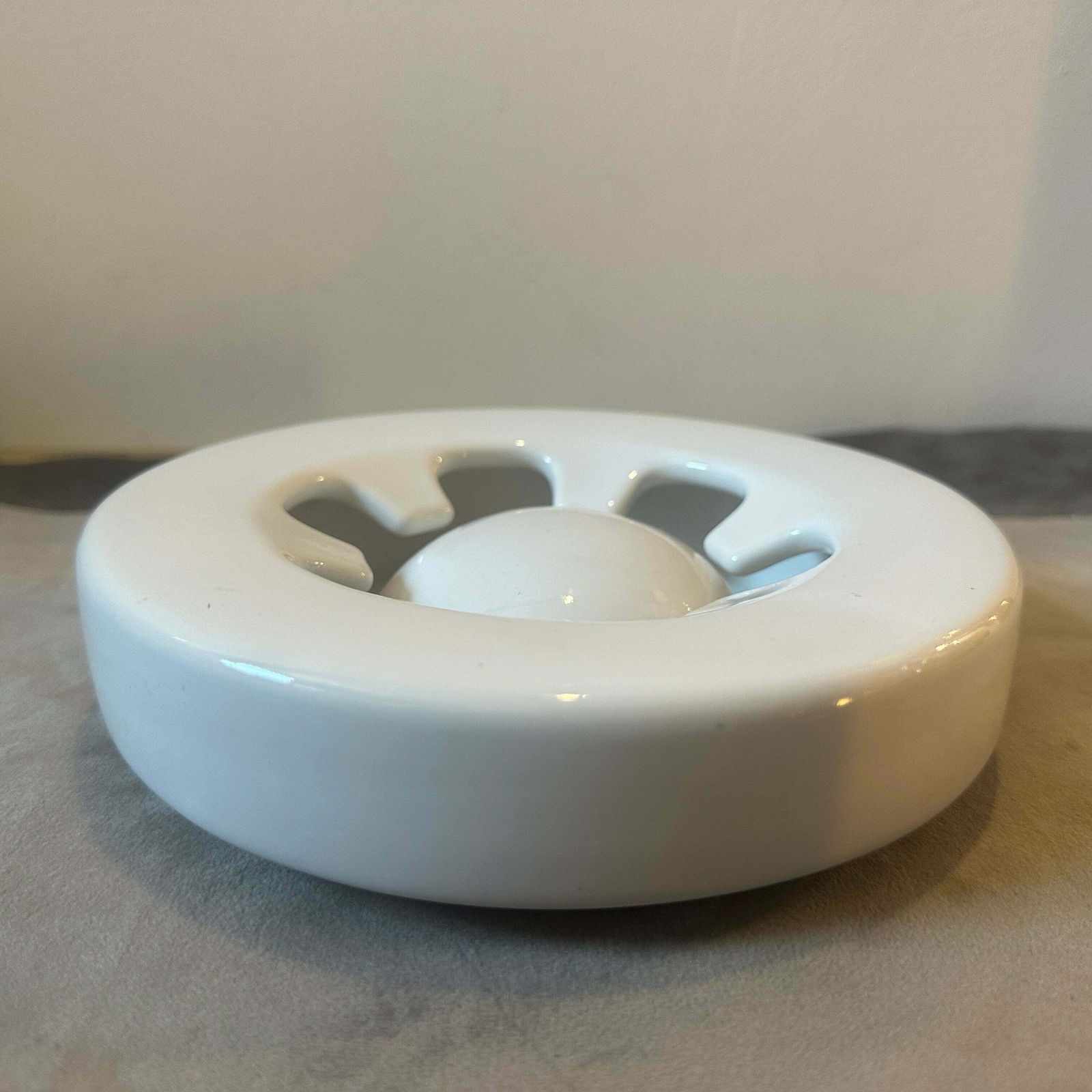 1970s Iconic Modernist White Ceramic Ashtray By Mangiarotti For F.Lli Brambilla photo furniture