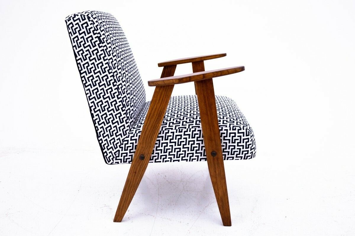 photo furniture Armchair 366 Designed By Chierowski, Poland, 1960s.