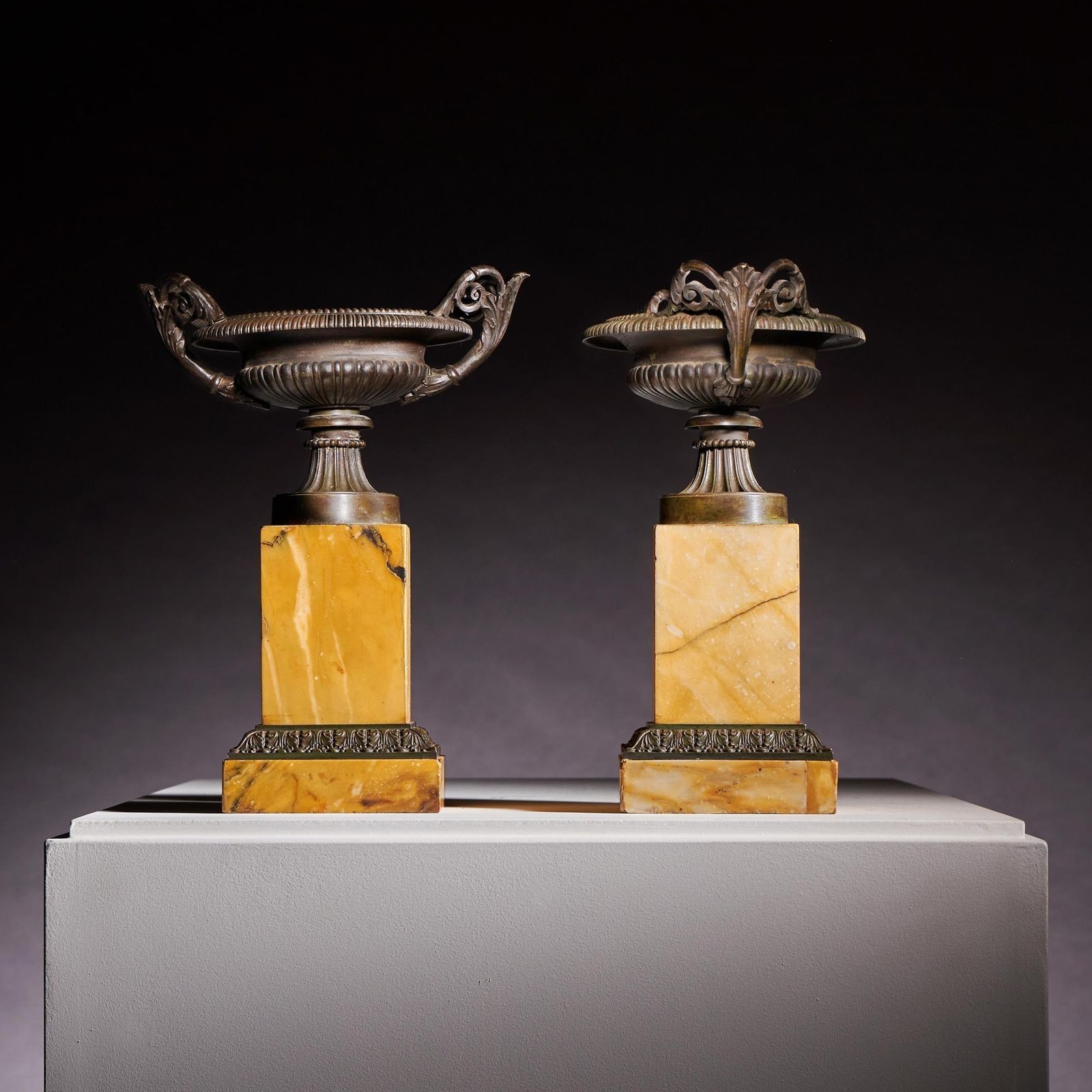 Large Pair Of Early 19th Century French Grand Tour Bronze And Siena Marble Tazzas photo vinterior