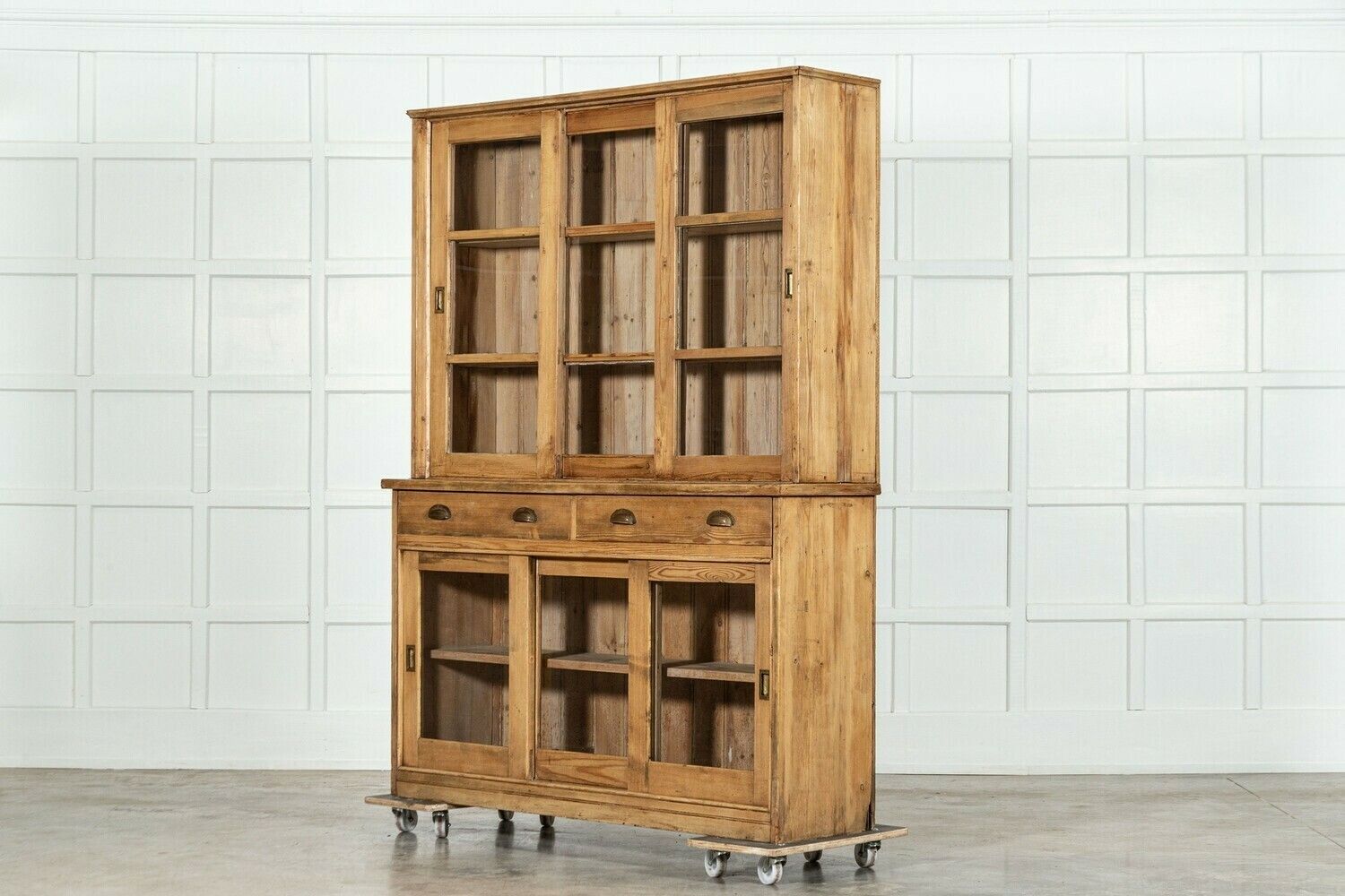 Large English Pine Glazed Dresser photo vinterior
