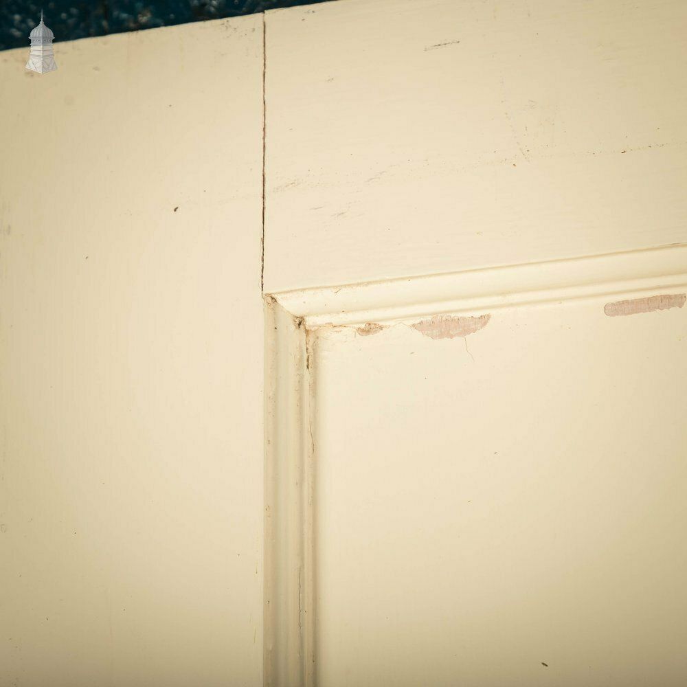 photo vinterior Pine Panelled Door, White Painted, 1 Over 3 Panel 1930’s Style Door