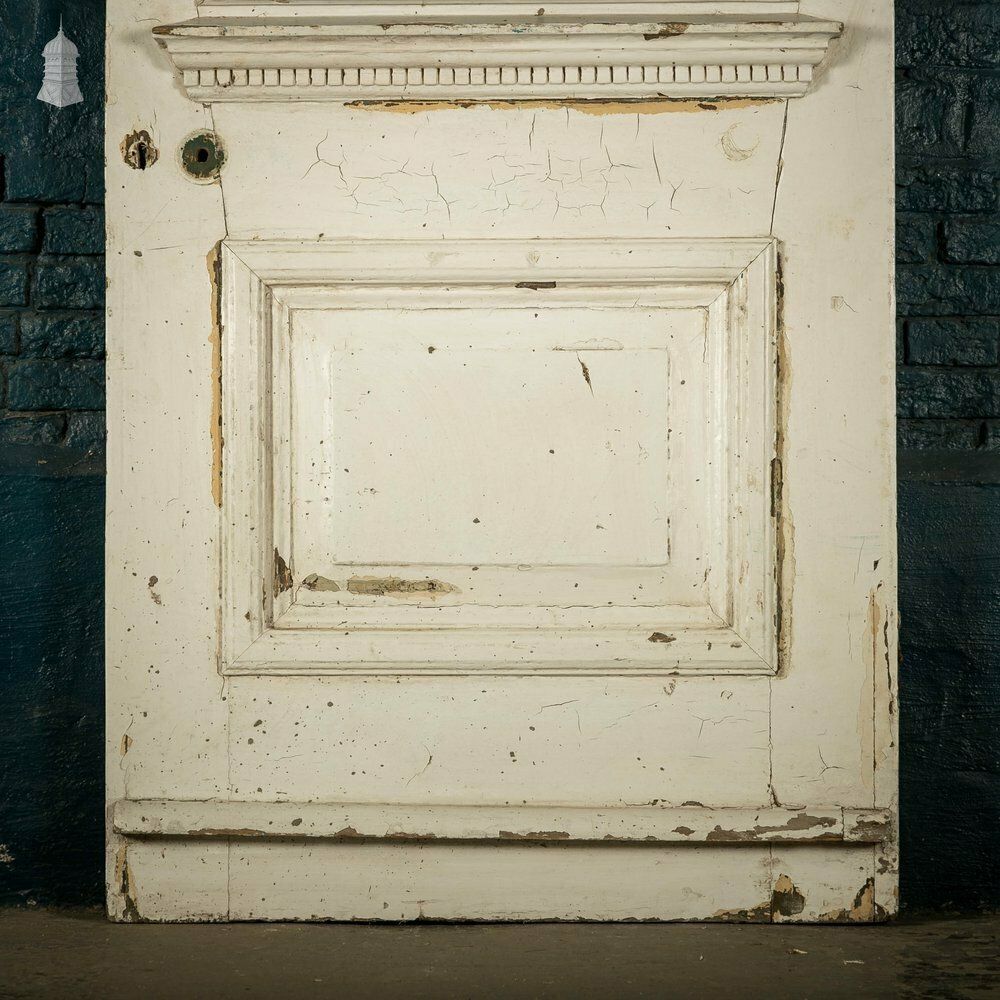 photo vintage Half Glazed Door, With Dental Shelf And Textured Glass