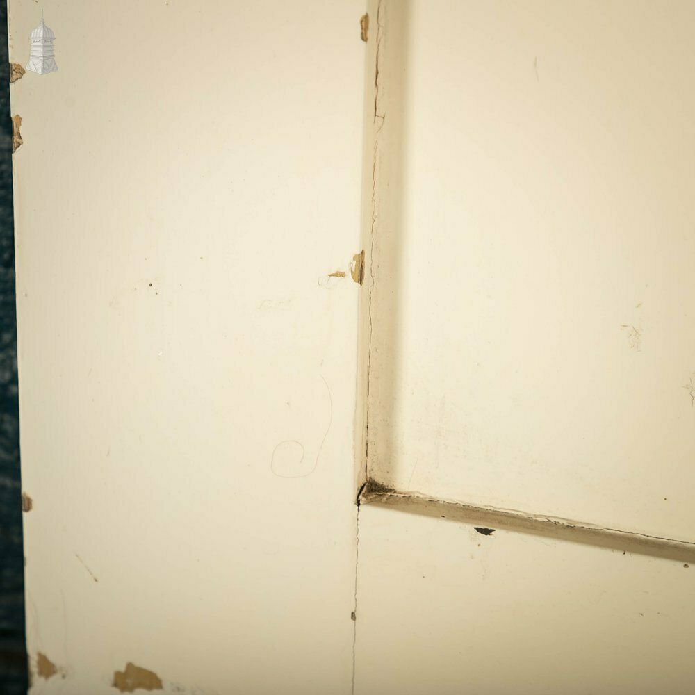 photo vinterior Pine Panelled Door, White Painted
