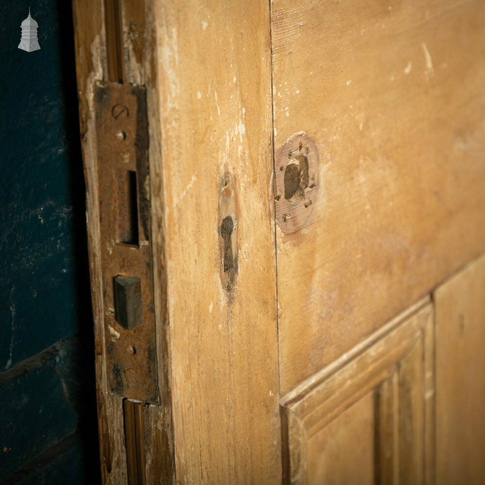 photo vinterior Pine Panelled Door, 6 Panel Scumble Paint Finish