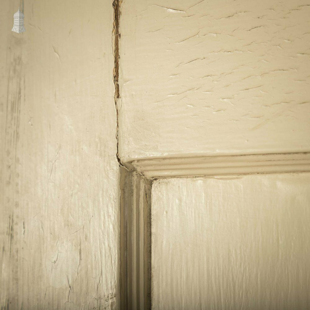 photo vintage Pine Panelled Door, 6 Panel White Painted Set Of 5
