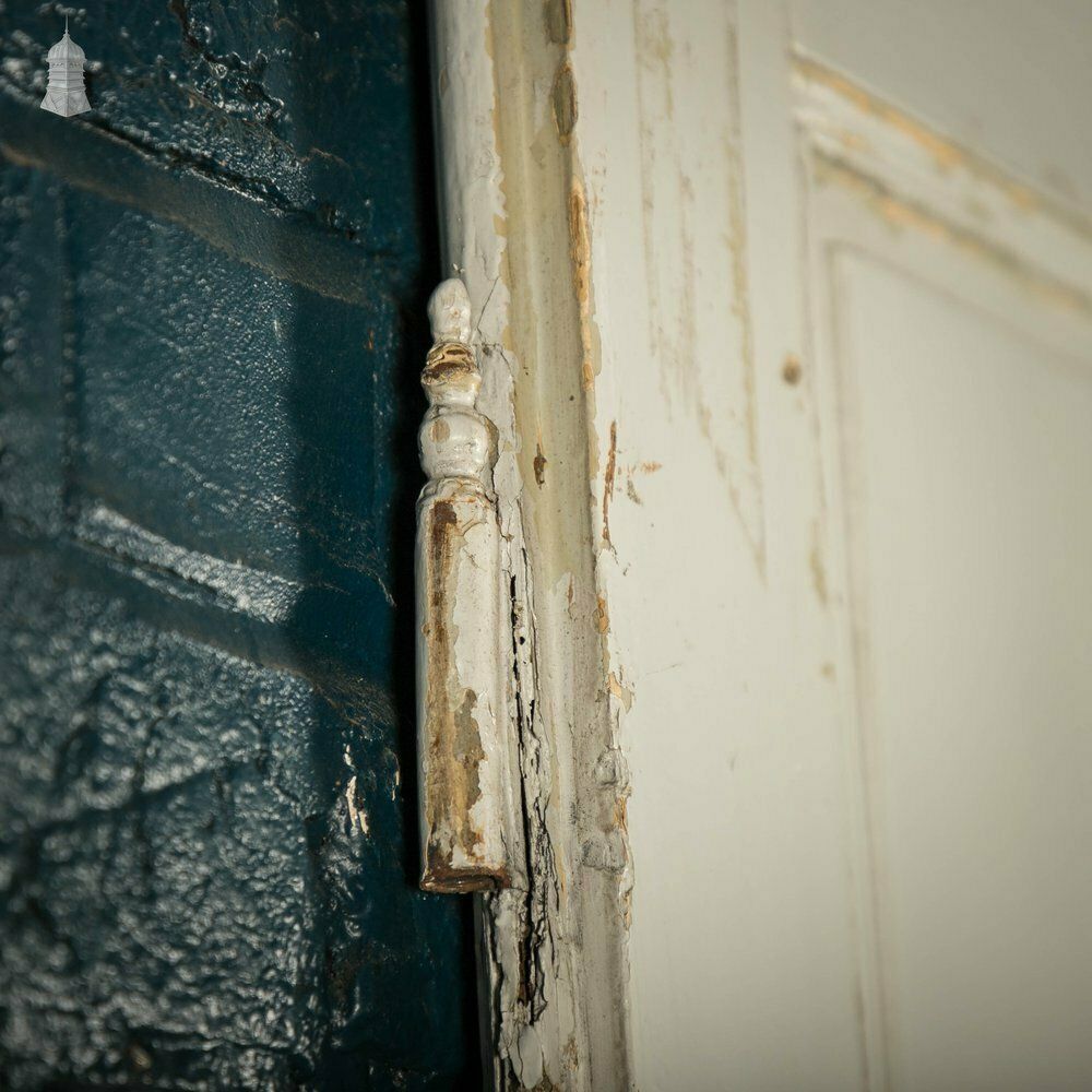 photo vintage Pine Panelled Door, French Style, Painted 2 Panel