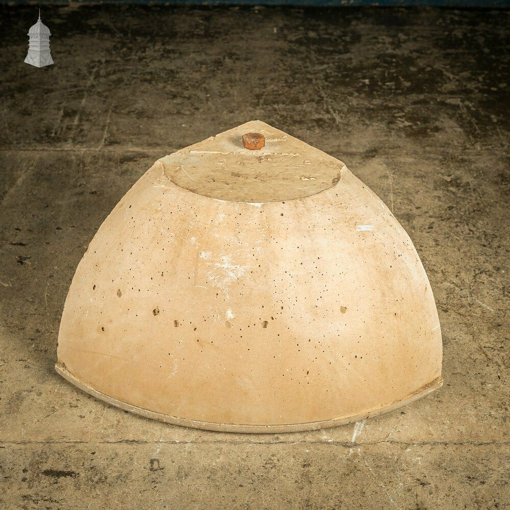 Concrete Corner Manger Trough Feeder Reclaimed From St Johns Barracks, London photo 120.0