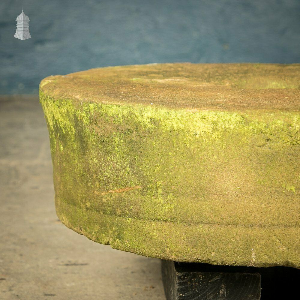 Sandstone Millstone photo vinterior