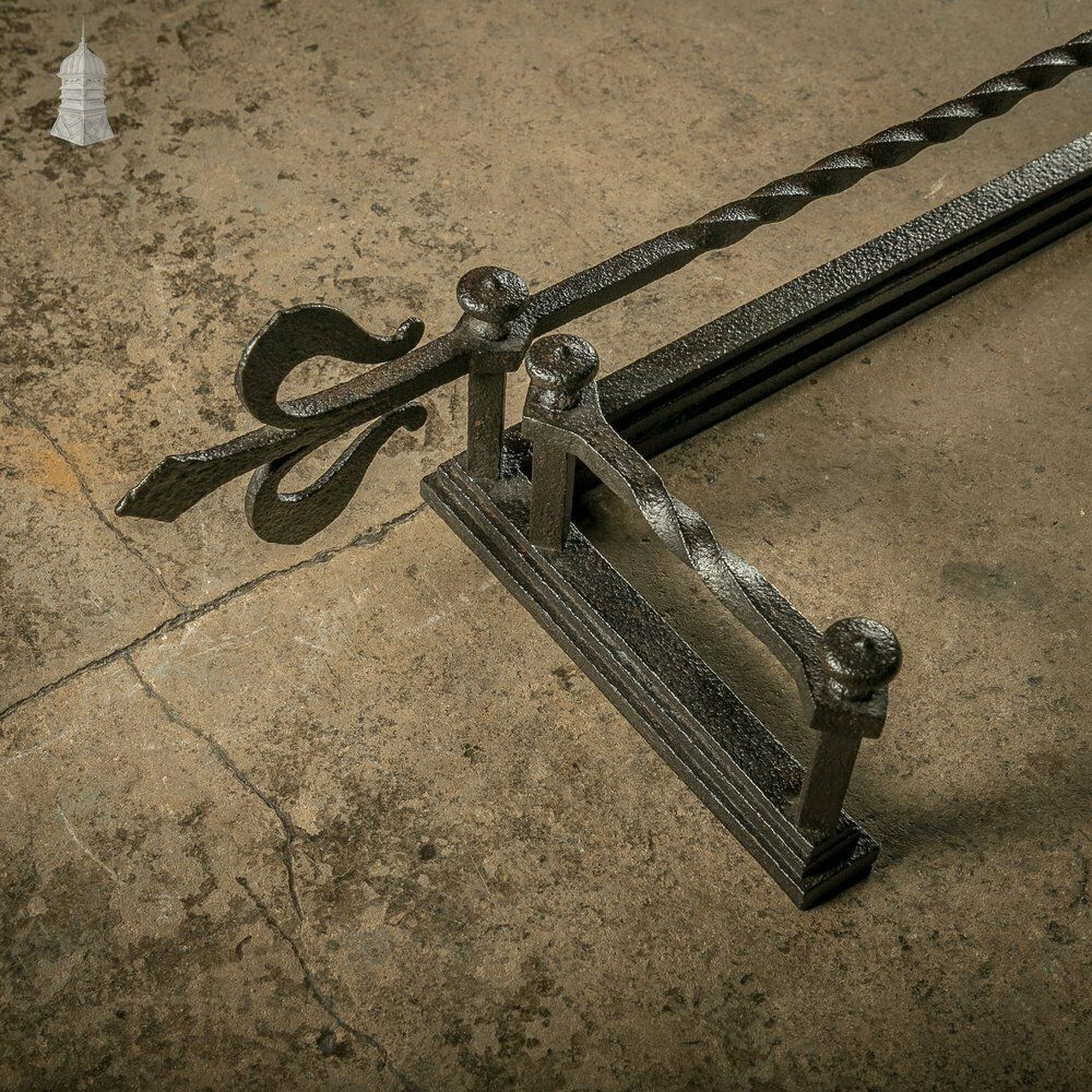 photo furniture Fireplace Fender, Early 19th C Wrought Iron With Twist And Fleur De Lis