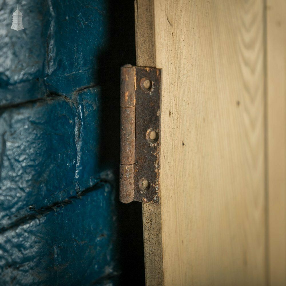 Ledged Pine Door, Georgian photo vinterior