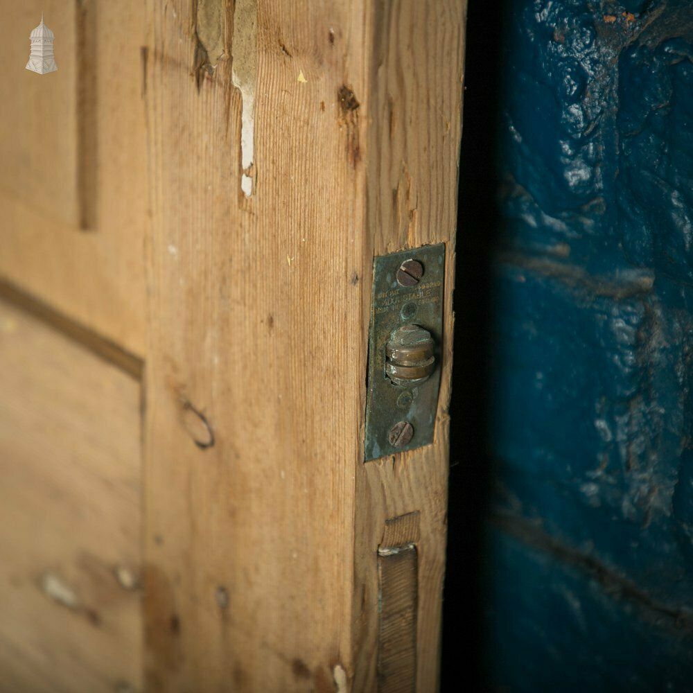 photo vinterior Pine Panelled Door, 18th C 6 Panel