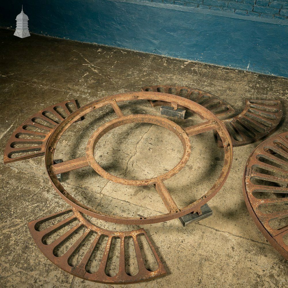 Pair Of 4ft Cast Iron 'Street Scene' Tree Grille / Tree Grate Circular Root Guards photo 870.0