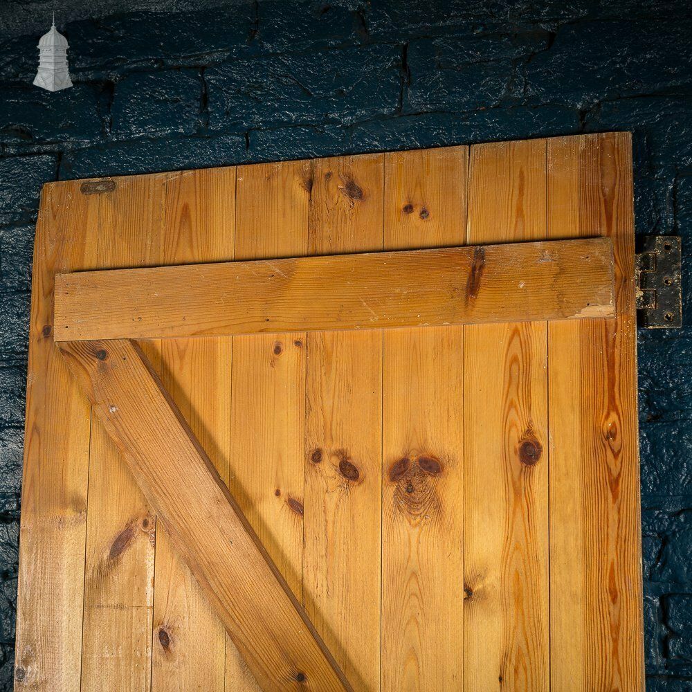 Stripped Pine Braced And Ledged Cottage Door photo buy