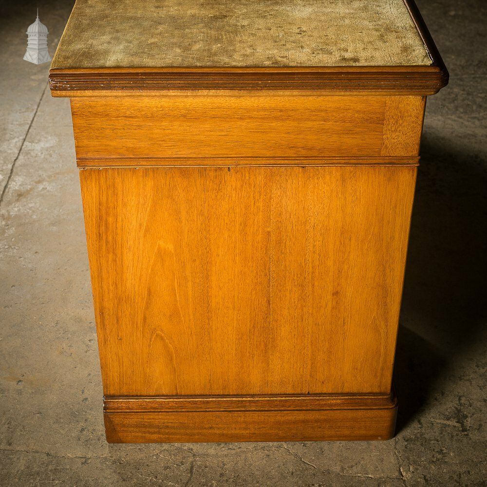 Prestigious Mahogany Queen Mary Maritime Dressing Desk From The Hms Medina By Warring & Gillows Circa 1910 photo buy