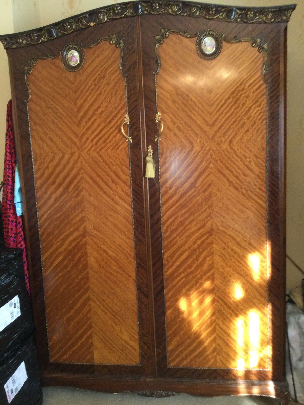 5 Piece French Bedroom Suite. Very Ornate. Good Condition.