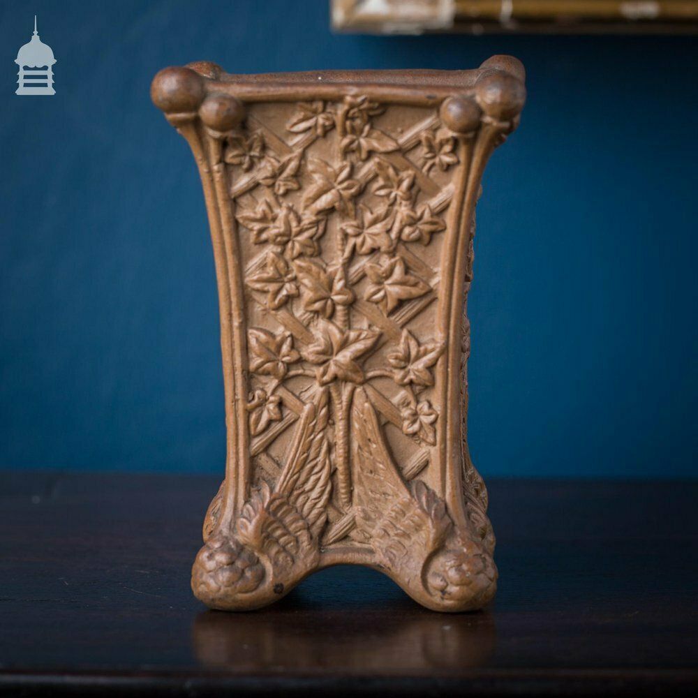 19th C Doulton Lambeth Silicon Ware Vase With Ivy Leaf Design 1881 photo for sale