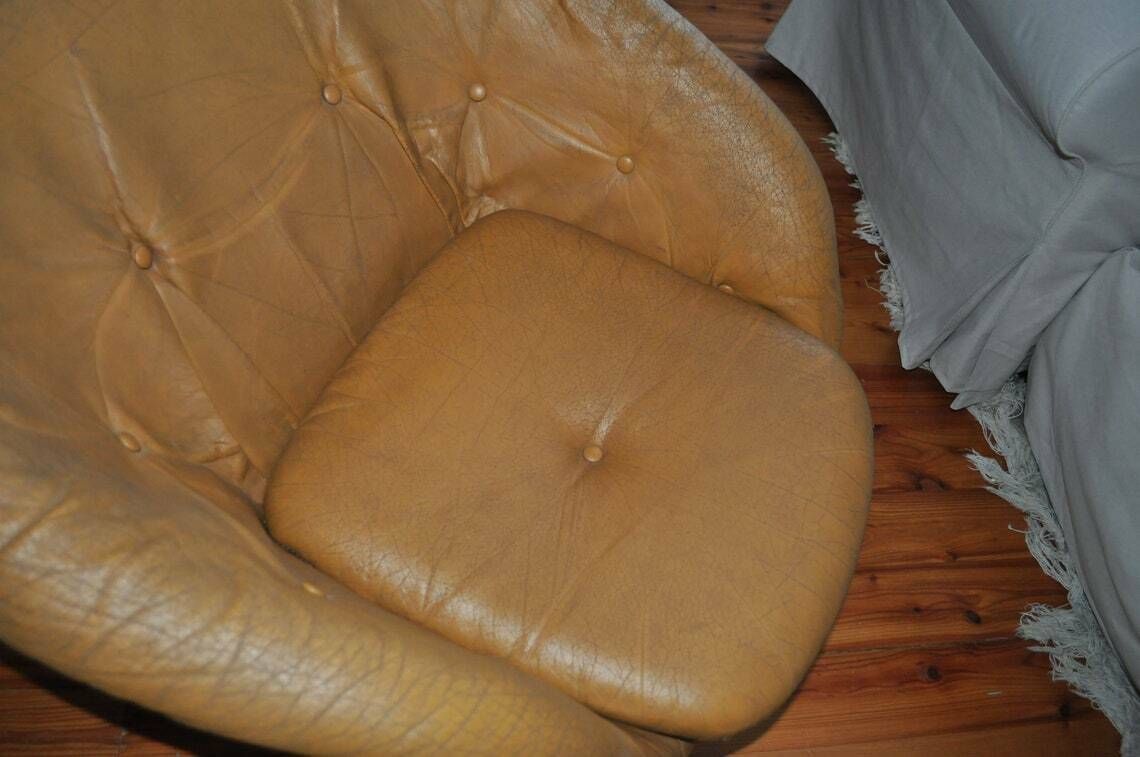 French Plastic Club Chairs By Rapfael Raffel, 1970s, Set Of 2 photo vinterior