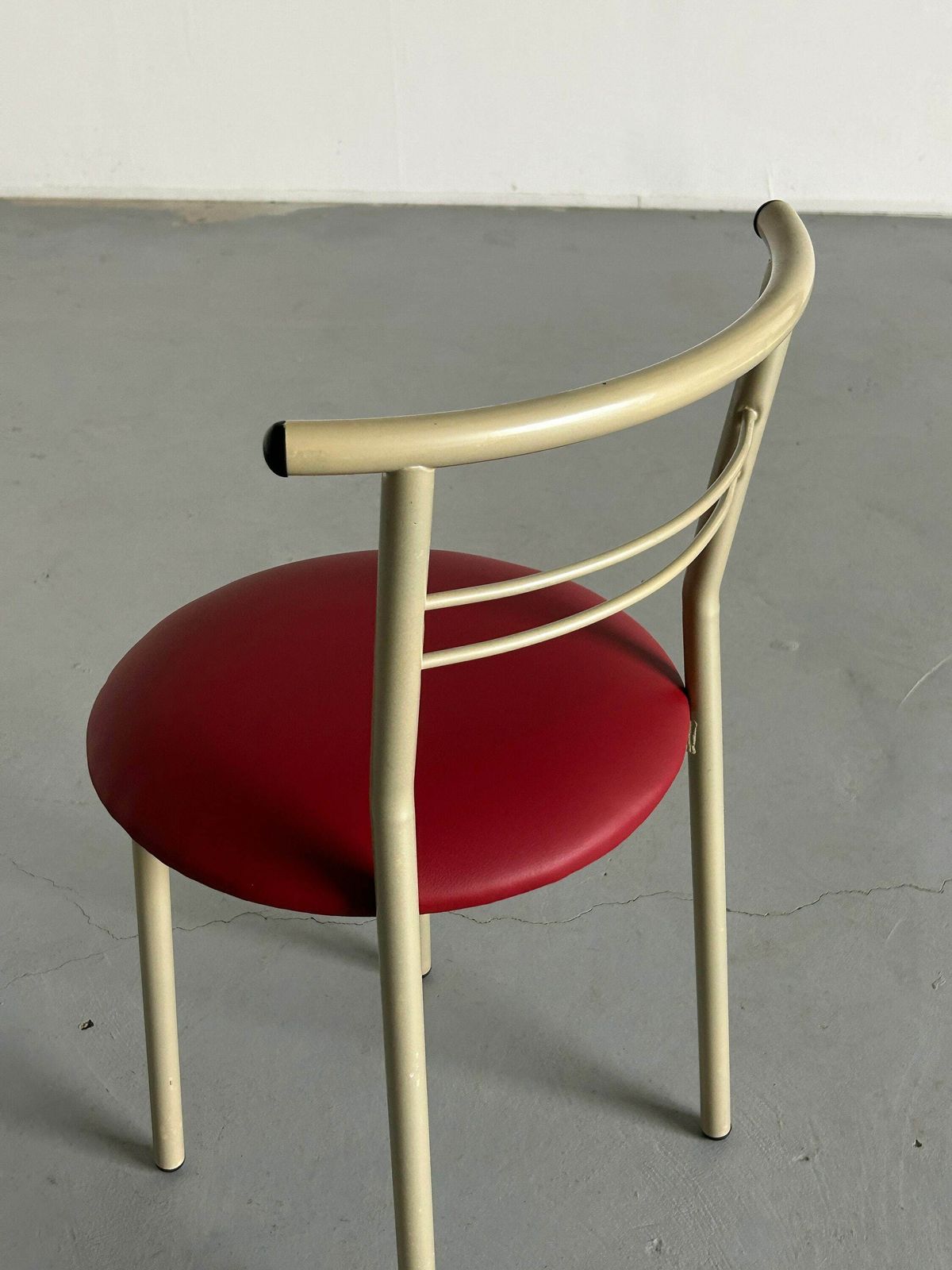 Postmodern Memphis Style Metal Chair With Red Faux Leather Upholstery, 1980s Italy photo vinterior