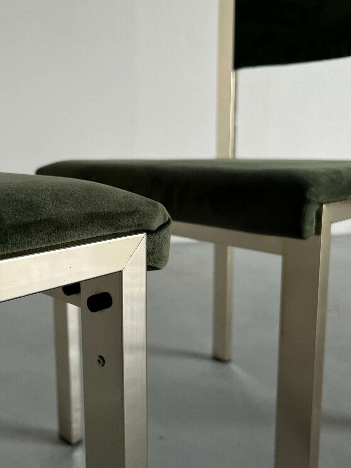 photo furniture Pair Of Italian Modernist Chairs In Chrome Metal And Green Velvet By Interoffice Italy, 1970s