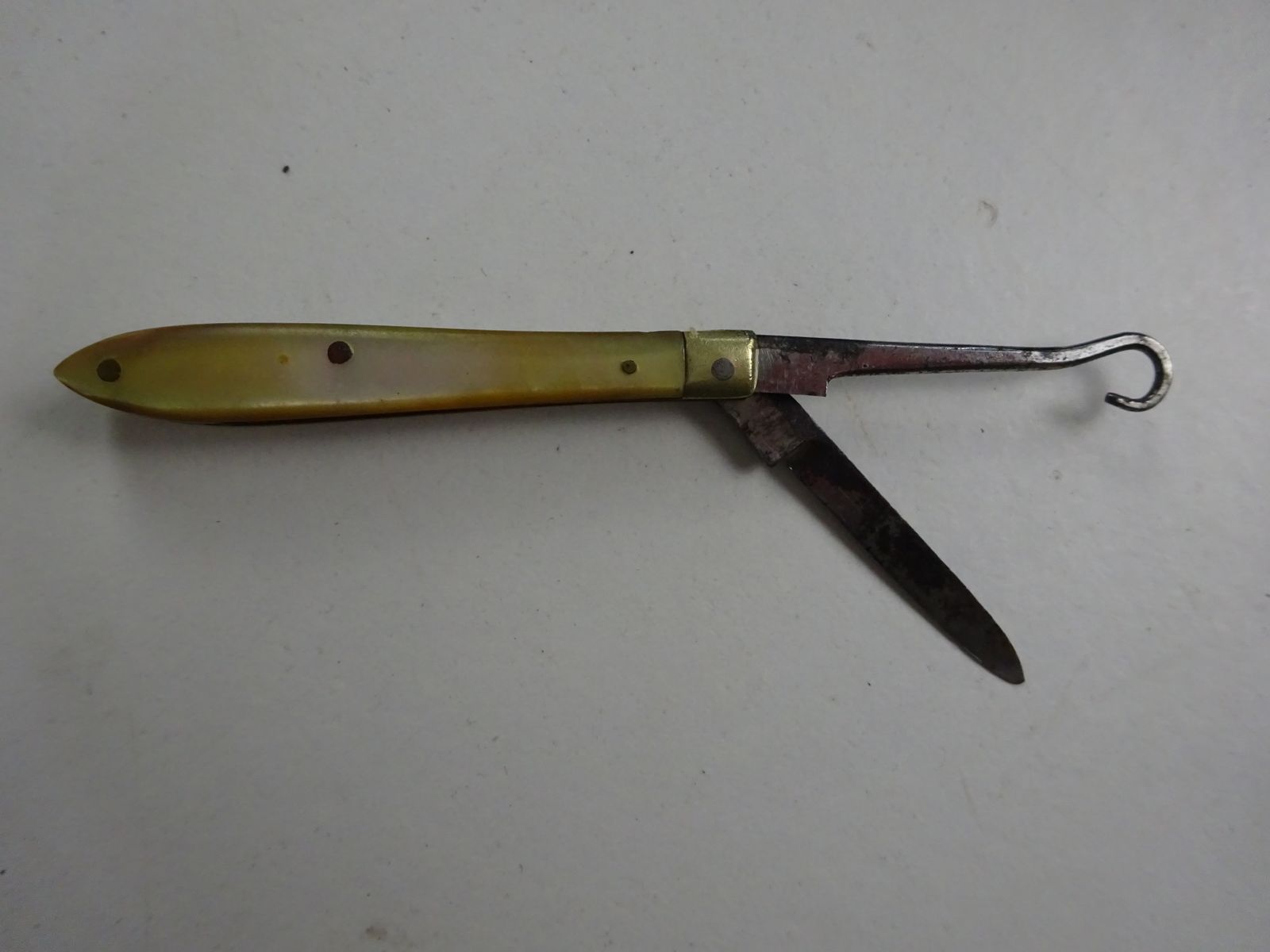 Edwardian Steel And Mother Of Pearl Pocket Knife And Button Hook photo 52.0