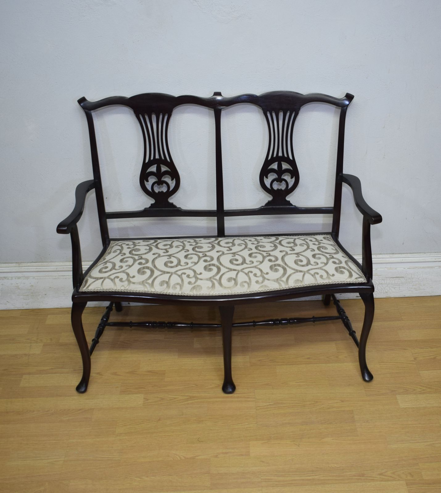 photo buy Victorian Couch / Window Seat, 1990s