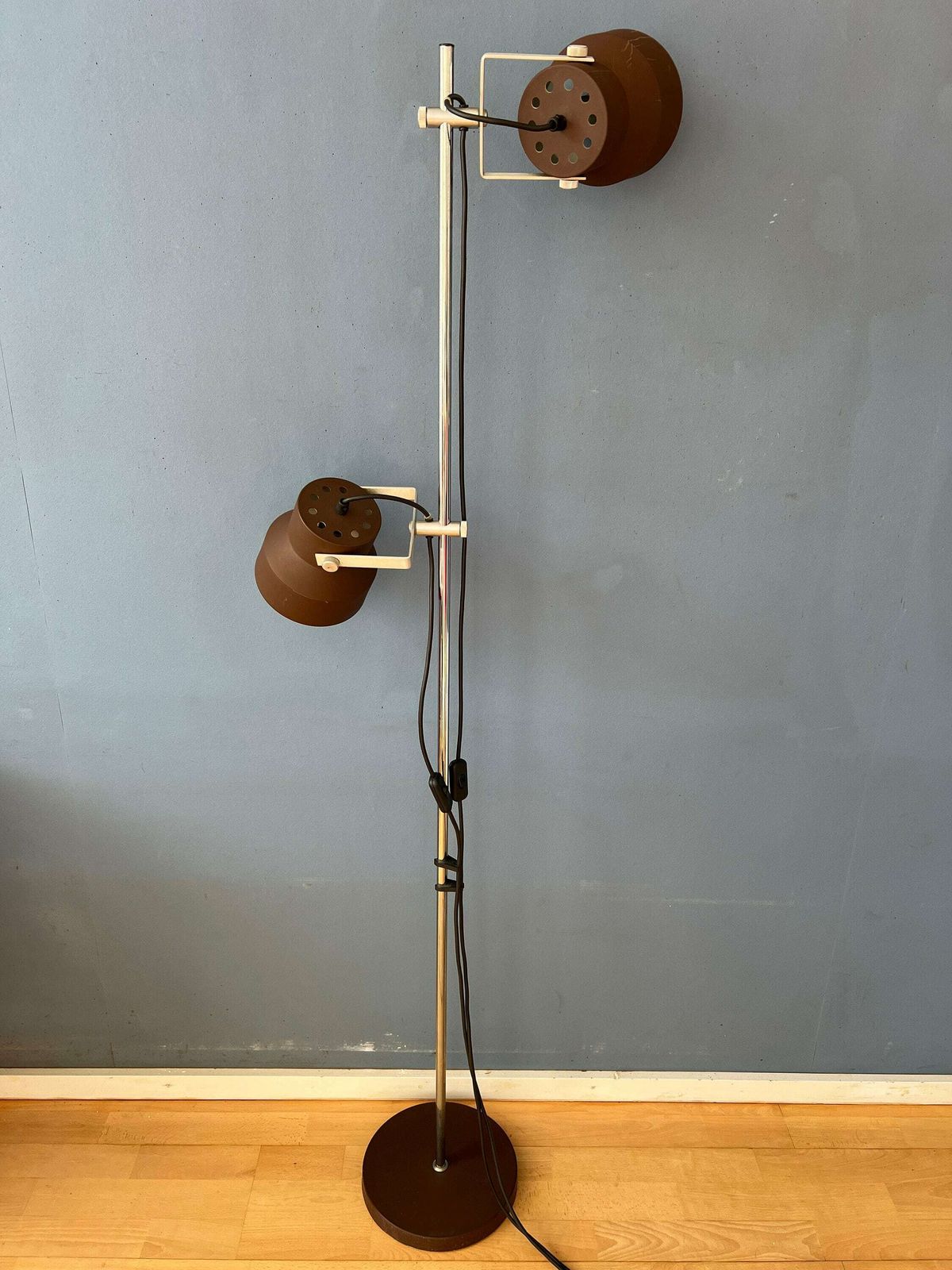 Bruine Anvia Mid Century Space Age Vloerlamp photo vinterior