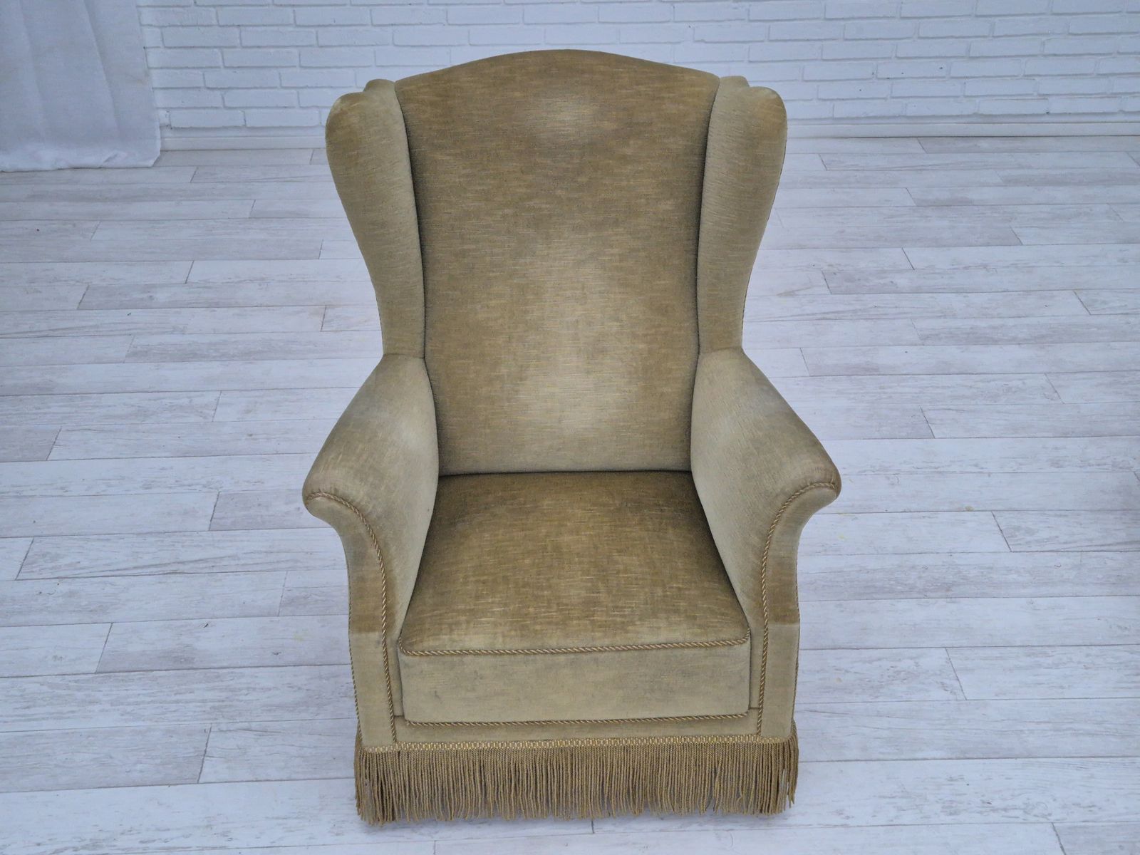 Jaren 1970, Deens Design, Wingback Fauteuil, Goede Staat, Meubelvelours, Beukenhouten Poten. photo buy