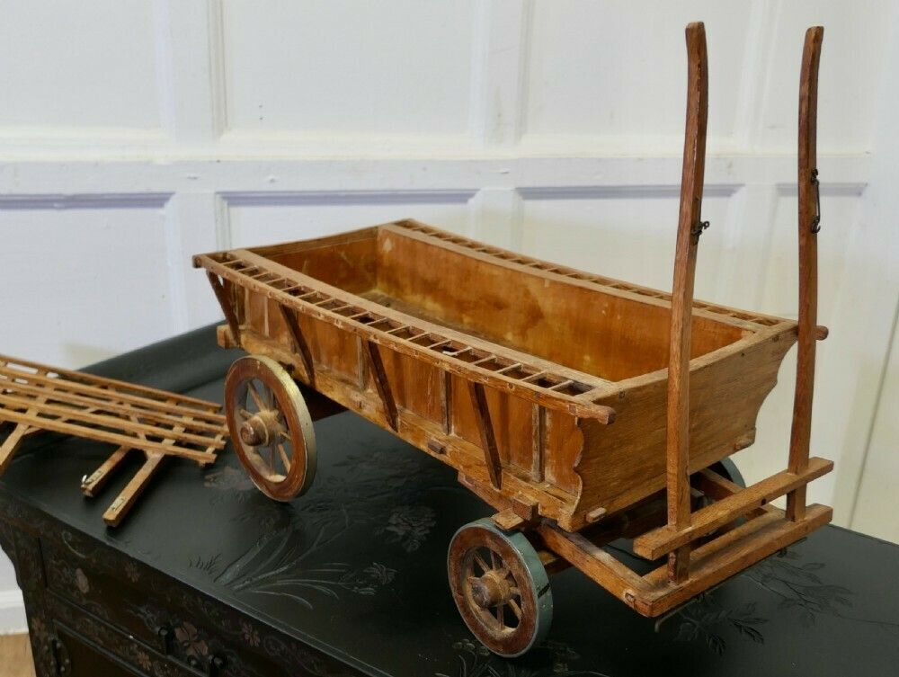 Model Wooden Horse Drawn Hay Cart photo 540.0